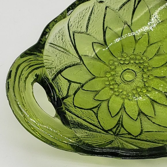 Indiana Glass Vintage Green Lily Pons Oval Handled Pickle or Relish Dish - Picture 5 of 14